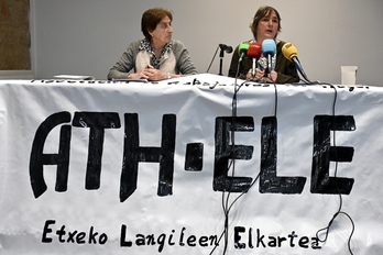 Isabel Otxoa eta Lorea Ureta, agerraldian.