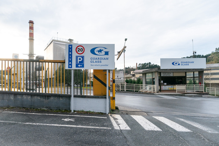 Acceso a la fábrica de Guardian Glass en Laudio.