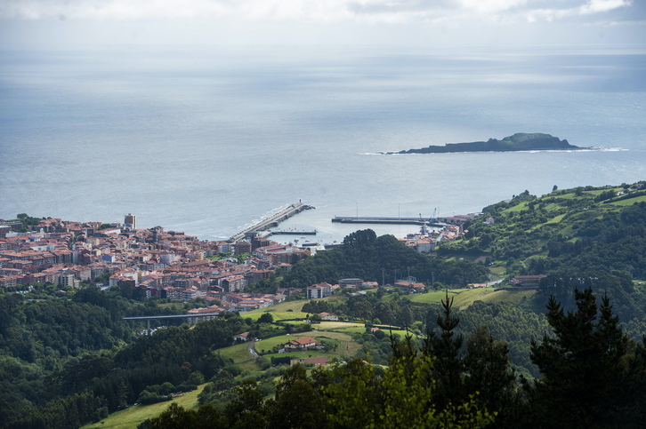 Programak trebetasun profesionalak garatzeko laguntza emango du.