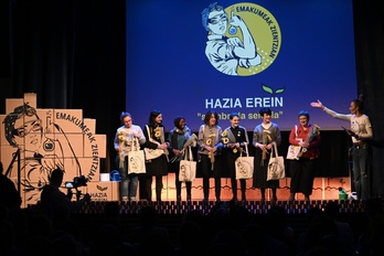 60 jarduera baino gehiagoko programa zabal bat diseinatu du  Emakumeak Zientzian ekimenak.