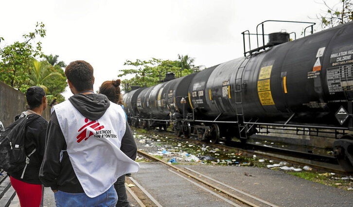 Gobernu estatubatuarraren azken aginduek ziurgabetasun handian utzi dituzte ehunka mila pertsona Latinoamerikako migrazio-korridorean zehar, arrisku are handiagoen eraginpean, muturreko indarkeriak markatutako ibilbide batean.