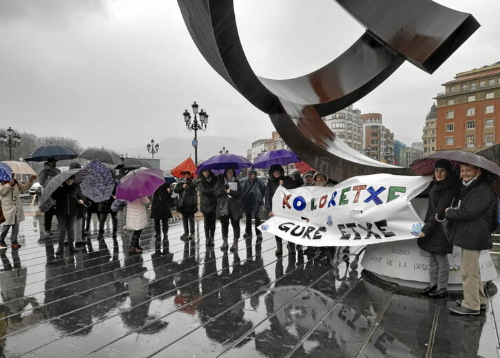 Bilboko Udaletxearen aurrean egindako mobilizazioa.