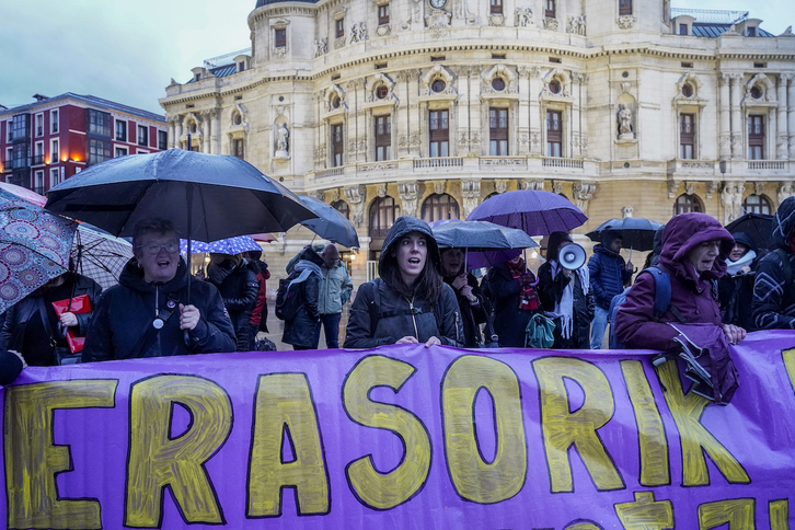 Eraso matxisten aurkako elkarretaratzea Bilbo.