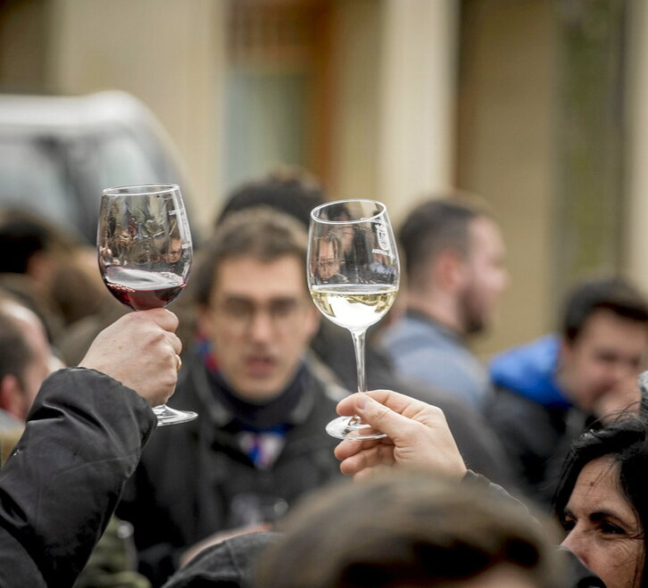 Un brindis en una edición anterior de Uztaberri.