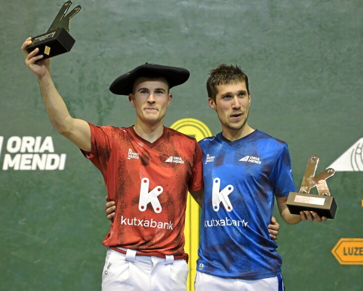 Imanol Ansa, ezkerrean, Mastersean irabazi duen hirugarren txapelarekin.