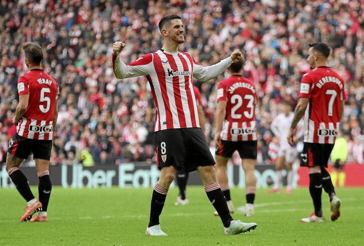 Sancet, MVP del partido con un hat-trick, celebra uno de los goles marcados al Girona.