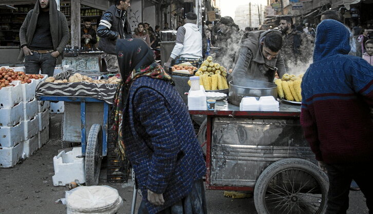 Según las autoridades locales, ahora viven 500.000 personas en Sheikh Maqsood y Ashrafiah, los dos distritos kurdos de Alepo.