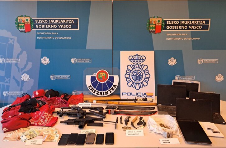 Material incautado por la Ertzaintza en la redada del pasado lunes.