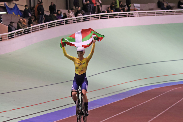 Eukene Larrarte, Galapagarreko Belodromoan, garaipena ospatzen.