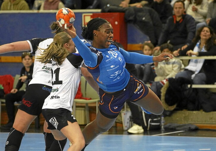 Tchaptchet, con cuatro goles, fue la segunda máxima goleadora del Bera Bera.