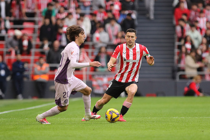 Oscar De Marcos, en un lance en el partido del pasado sábado frente al Girona.