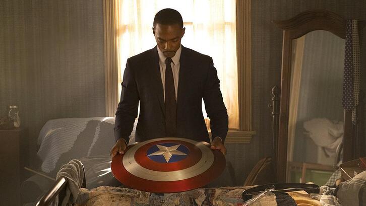 Sam Wilson (Anthony Mackie) en una escena de la película.