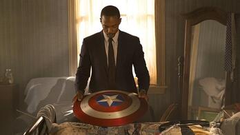 Sam Wilson (Anthony Mackie) en una escena de la película