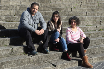 Mikeldi Díez, Lohizune Amatria e Ixone Fernández, en Bilbo.