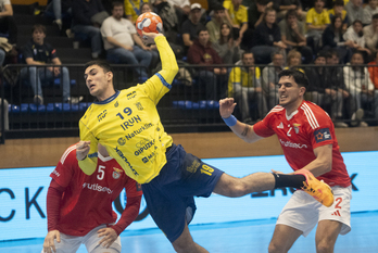 Julen Mujika ha sido uno de los faros en ataque, anotando goles decisivos.