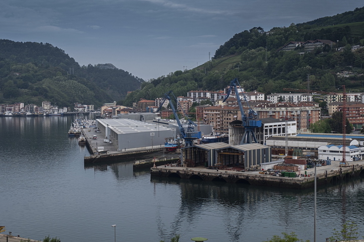 Pasaiako Portuan hil zen garraiolaria joan zen astean.