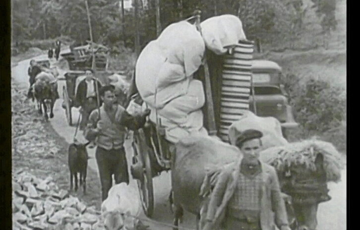 1937an estreinatu zen «Guernika» filmeko fotograma bat.