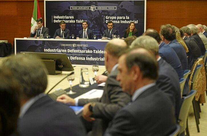 Reunión inaugural del Grupo para la Defensa Industrial, a la que no fueron invitados los sindicatos.
