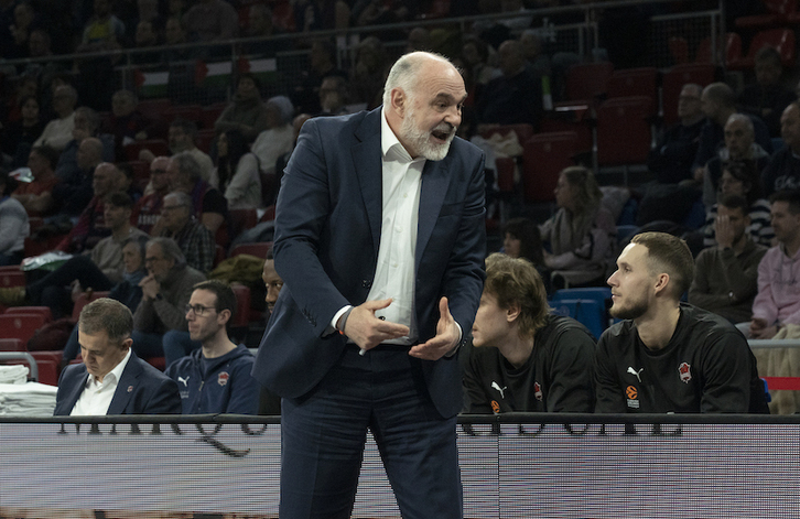 Pablo Laso se mordió la lengua por el arbitraje en el duelo ante Olympiacos, y pese a todo se ha ganado una multa.