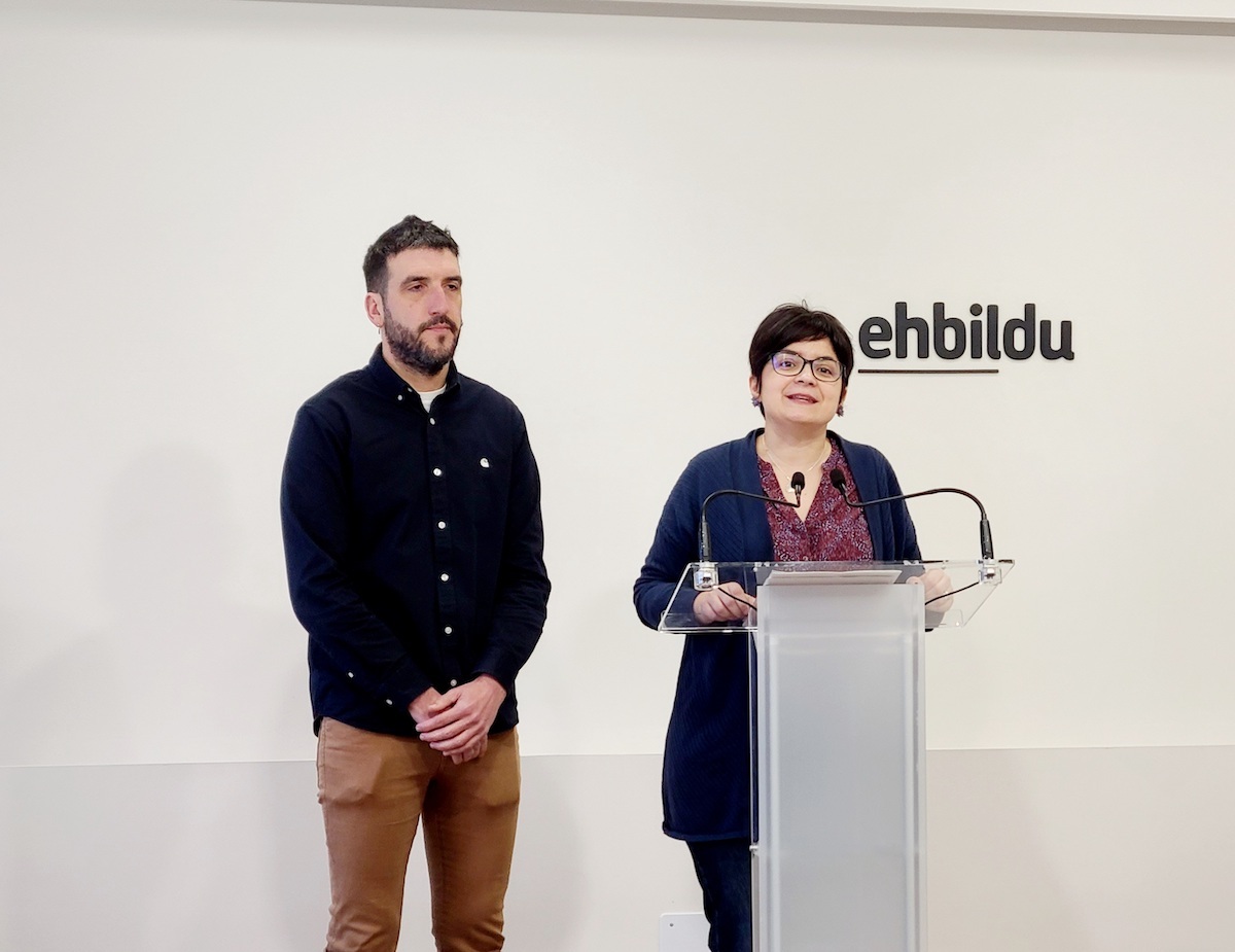 María del Río y Karlos Renedo, portavoz y concejal de EH Bildu en Bilbo.