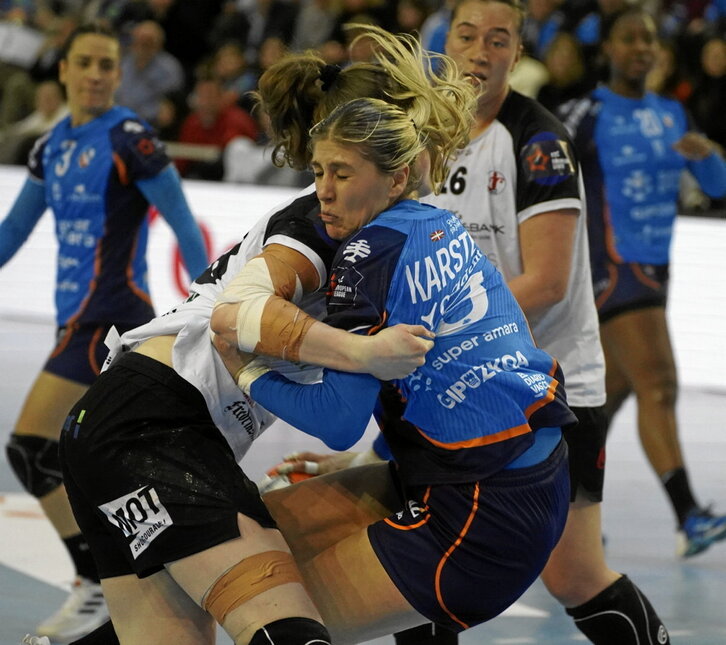 Con nueve dianas, Elke Karsten fue el gran faro ofensivo del cuadro guipuzcoano.