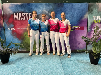 Etxegarai-Erasun eta Arraiza-Gaminde bikoteak, igandean Legazpin. 