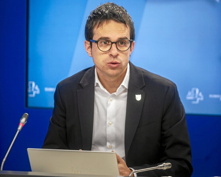 Otxandiano insiste en que PNV y PSE han de elegir si pactar con el PP o con EH Bildu.