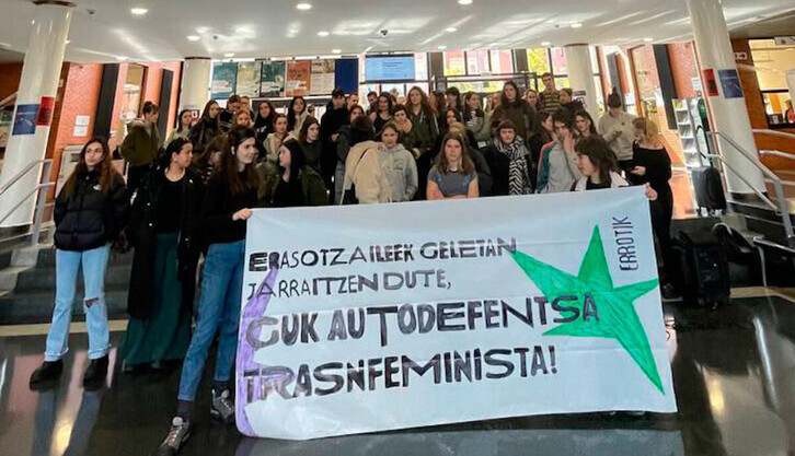 Movilización que ha tenido lugar este lunes en el campus de Gasteiz.