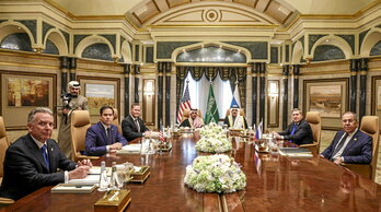 Las delegaciones de EEUU, encabezada por Marco Rubio, y de Rusia, con Serguei Lavrov al frente, cara a cara en Riad.