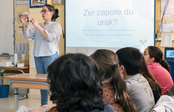 Zientzia Zirkularra programak 20 tailer eta 16 hitzaldi eskainiko ditu EAEko 60 zentrotan..  