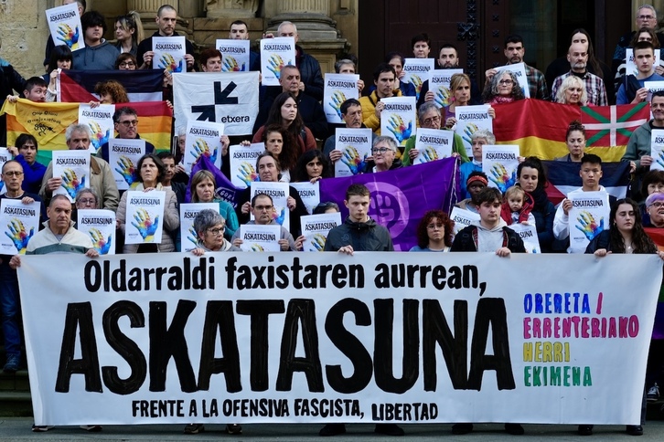 Herri erantzuna irudikatu dute Errenterian.