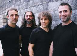 Izan Bai taldeko kideek lehen emanaldia eskainiko dute.