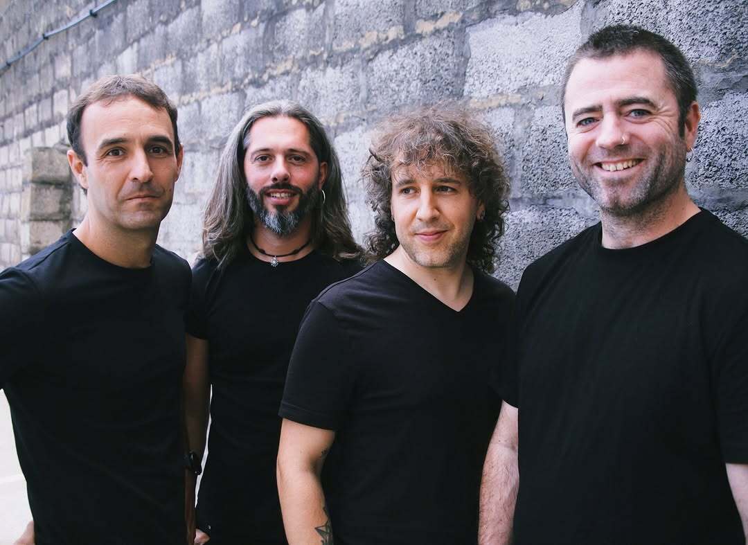 Izan Bai taldeko kideek lehen emanaldia eskainiko dute.