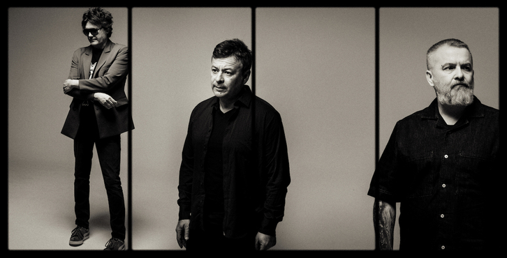 Foto promocional de la formación galesa Manic Street Preachers.