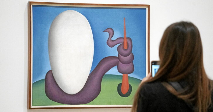 Dos facetas y dos épocas de Tarsila: la indigenista y la militante.