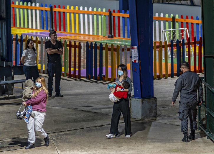 AEBetatik deportatutako migratzaileak.