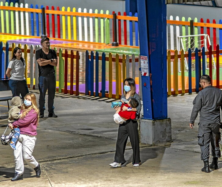 AEBetatik deportatutako migratzaileak.