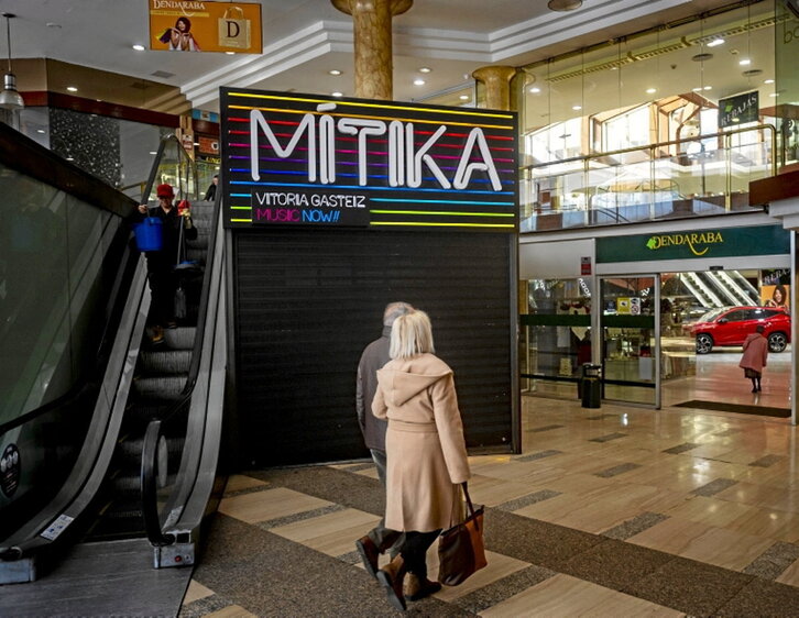 Entrada de la discoteca Mitika en Gasteiz.