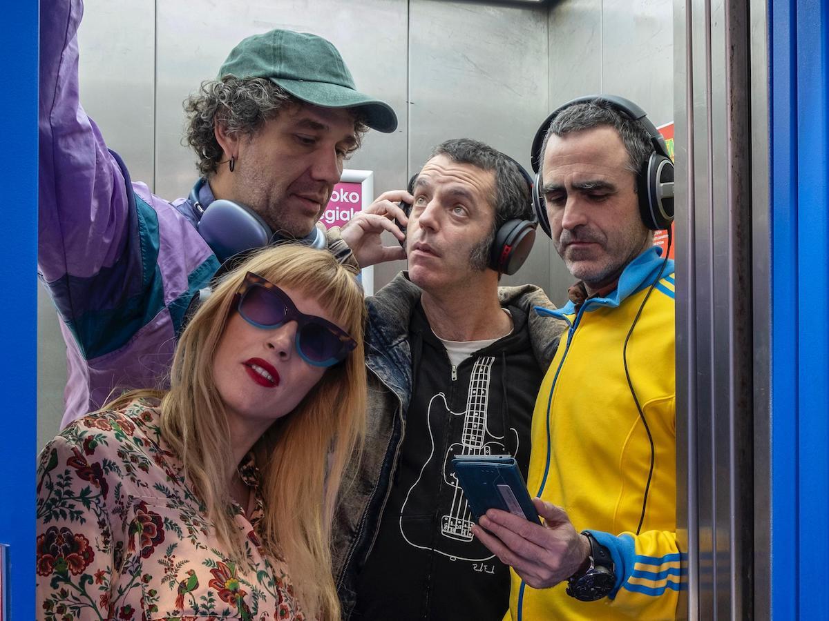 ‘Hitzaurrea’ ondu duen lantaldea. 