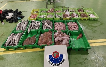 Pescado en condiciones insalubres incautado por la Ertzaintza en Ondarroa.