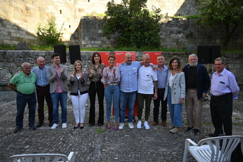 La candidatura del PSN para Lizarra de las últimas elecciones, con Moleón en el centro, junto a María Chivite.