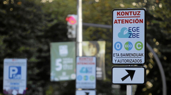 Zona de bajas emisiones en Bilbo, opción que se plantea aumentar a numerosas localidades.