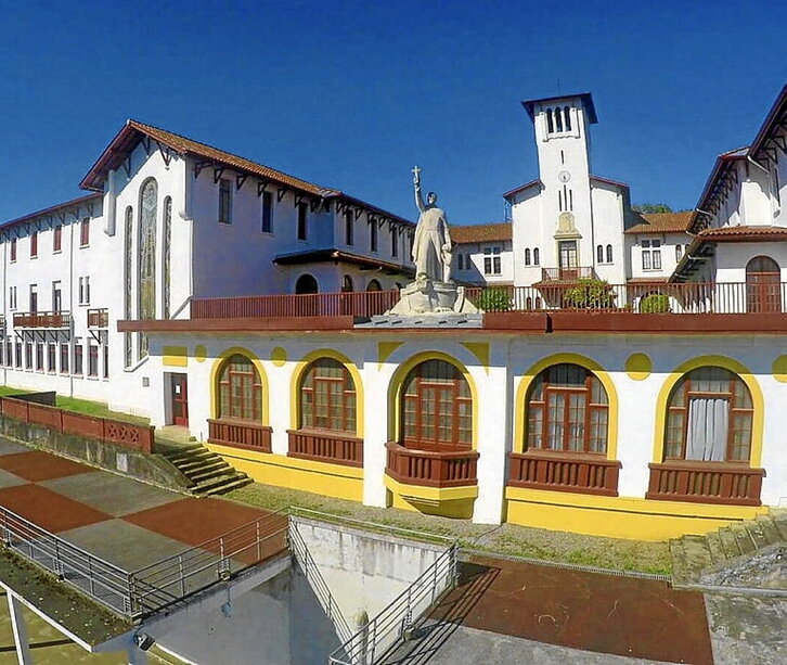Uztaritzeko San Frantses ikastetxea.