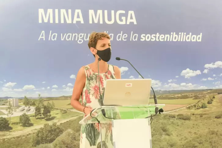 María Chivite, en un acto de Geoalcali en apoyo a la mina Muga en julio de 2021.