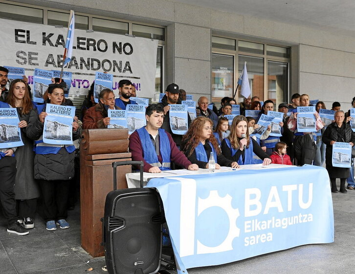 Comparecencia de los afectados y del Sindicato de Vivienda Batu.