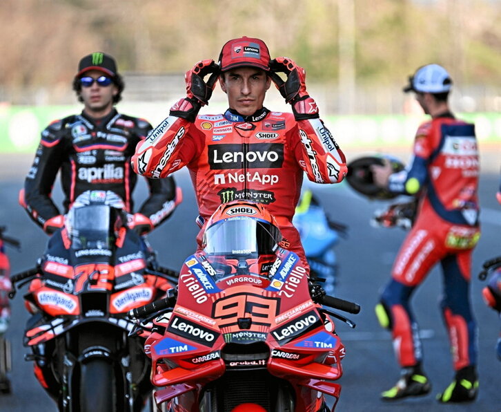 Marc Márquez, en la sesión fotográfica de ayer en Tailandia.