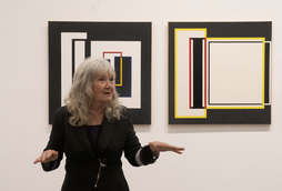 Ines Medina bere lanen aurrean.