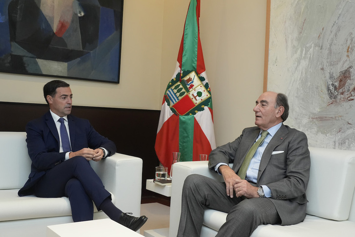 Ignacio Sánchez Galán departiendo con el lehendakari Imanol Pradales.