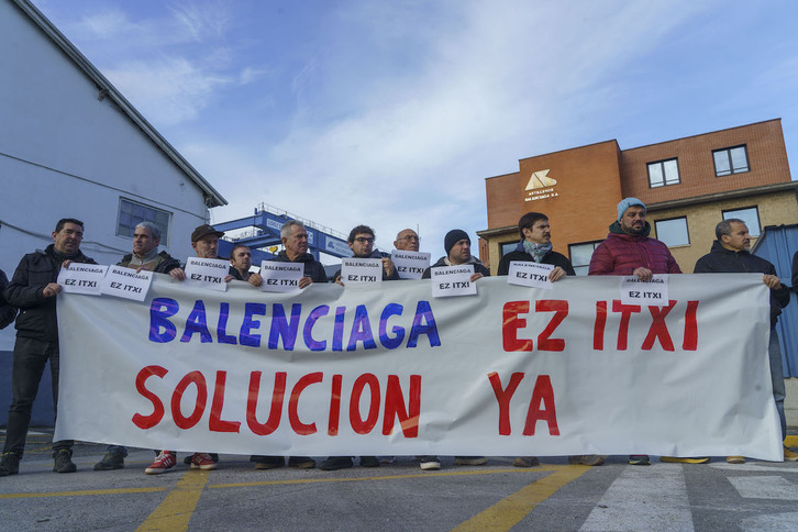 Balenciagako langileen elkarretaratze baten artxiboko irudia.