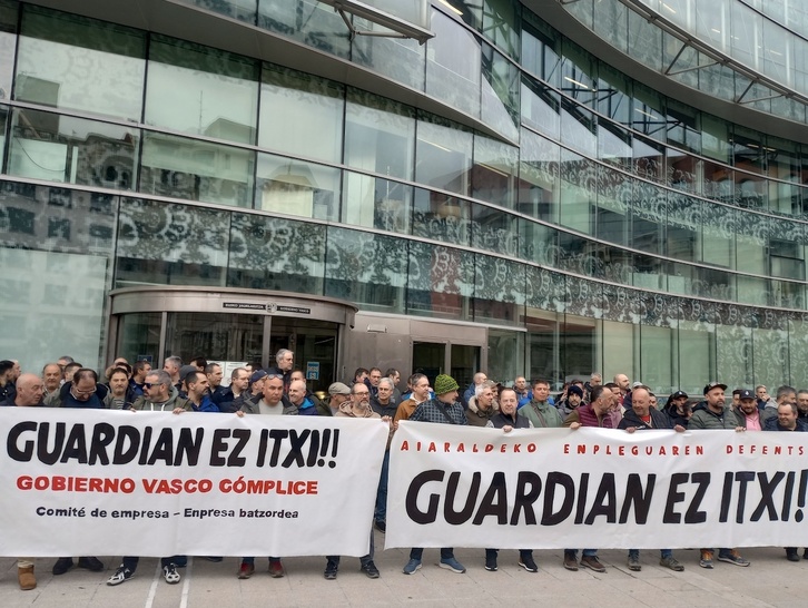 Concentración este lunes ante la planta de Laudio.